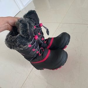 kamik girls winter snowboots size 12